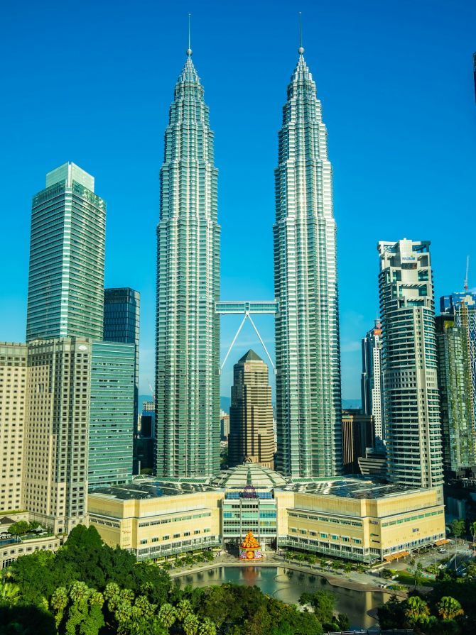 Beautiful architecture building exterior city in kuala lumpur sk